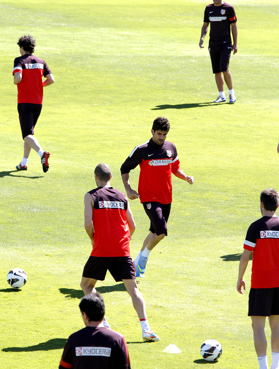 Los rojiblancos trabajaron el balón en el entrenamiento previo al partido frente al Mallorca